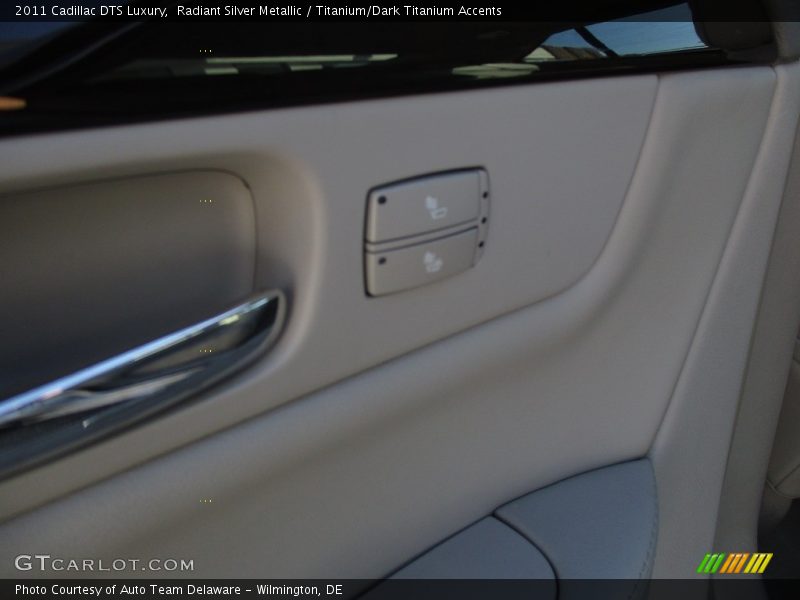 Radiant Silver Metallic / Titanium/Dark Titanium Accents 2011 Cadillac DTS Luxury