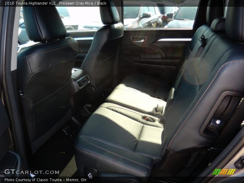 Predawn Gray Mica / Black 2016 Toyota Highlander XLE