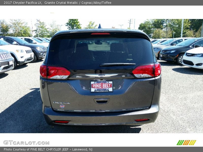 Granite Crystal Metallic / Cognac/Alloy/Toffee 2017 Chrysler Pacifica LX