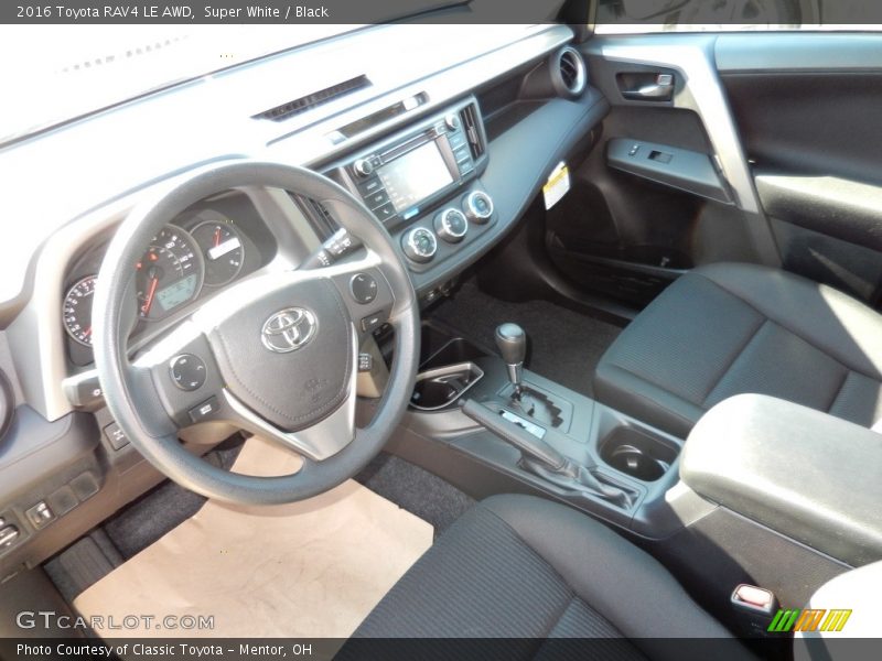 Super White / Black 2016 Toyota RAV4 LE AWD