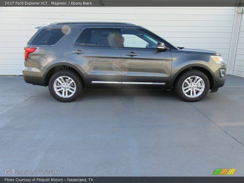 Magnetic / Ebony Black 2017 Ford Explorer XLT