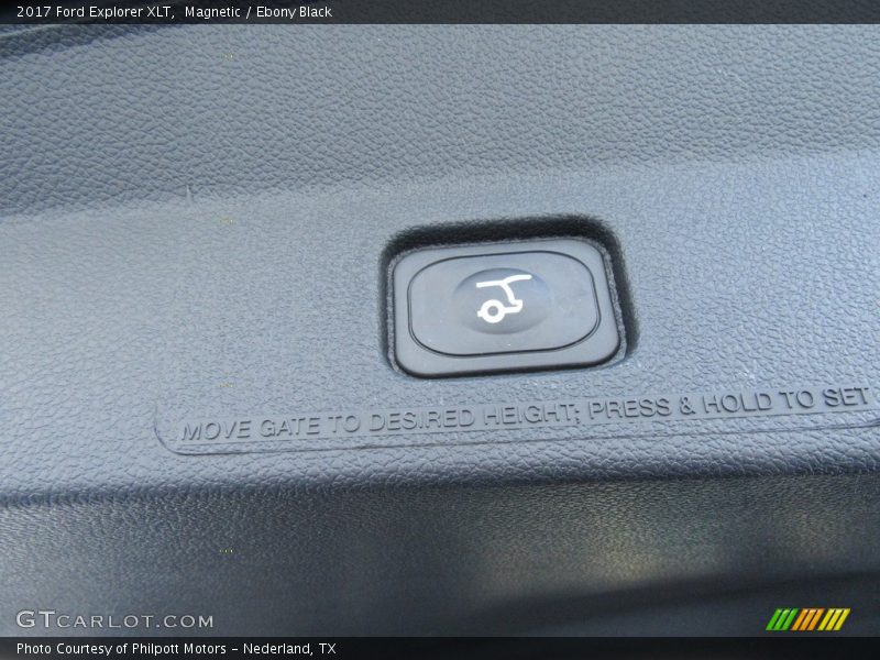Magnetic / Ebony Black 2017 Ford Explorer XLT