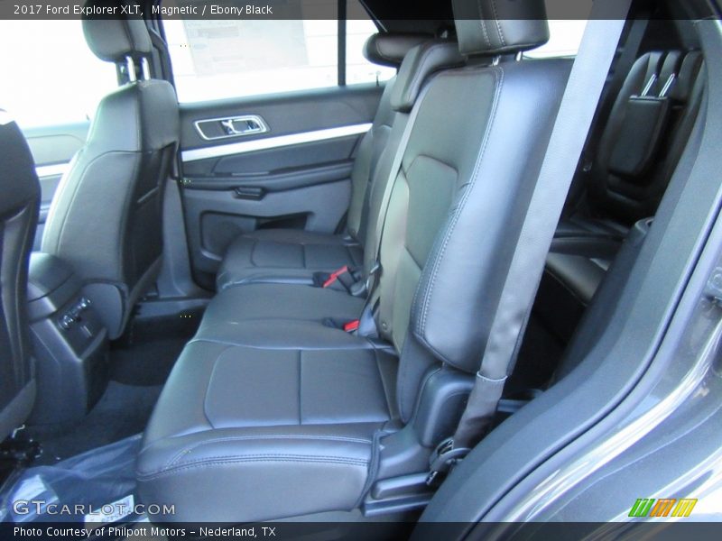 Magnetic / Ebony Black 2017 Ford Explorer XLT