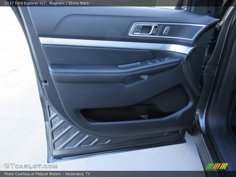 Magnetic / Ebony Black 2017 Ford Explorer XLT