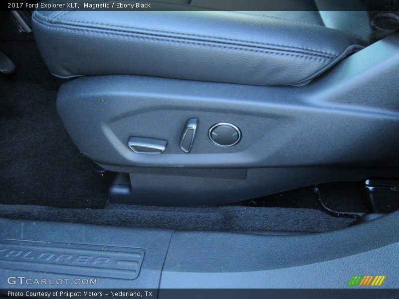 Magnetic / Ebony Black 2017 Ford Explorer XLT