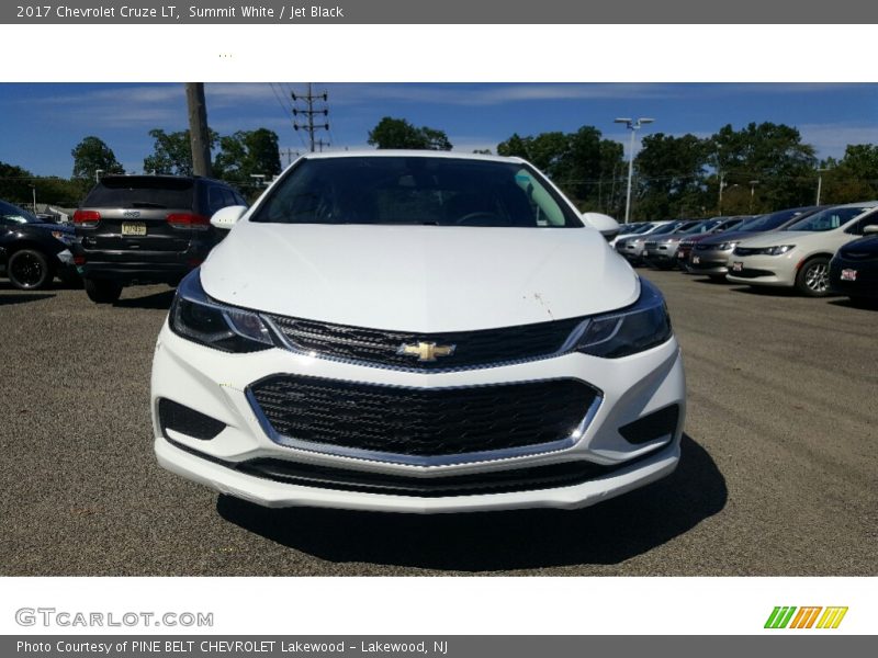 Summit White / Jet Black 2017 Chevrolet Cruze LT
