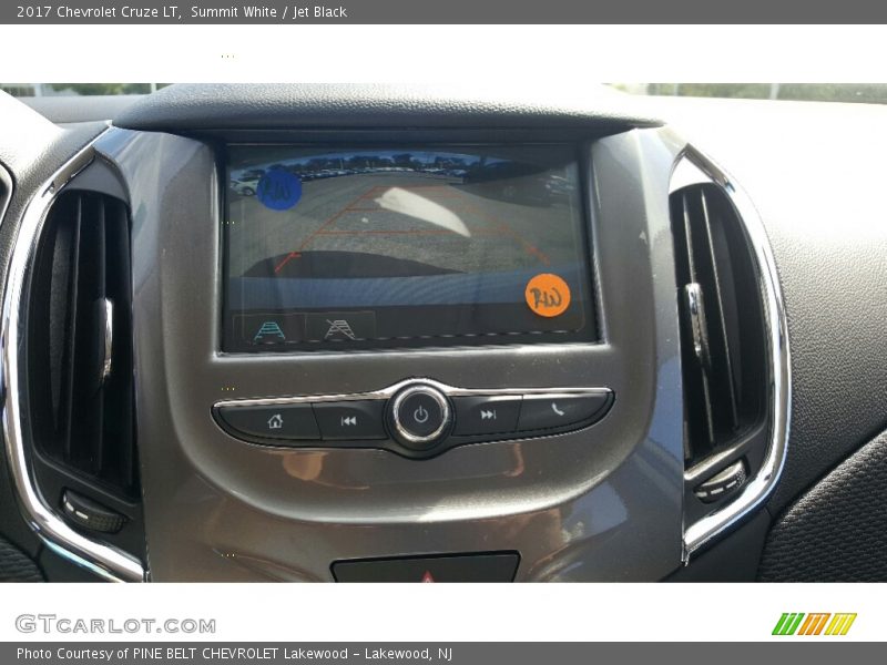 Summit White / Jet Black 2017 Chevrolet Cruze LT