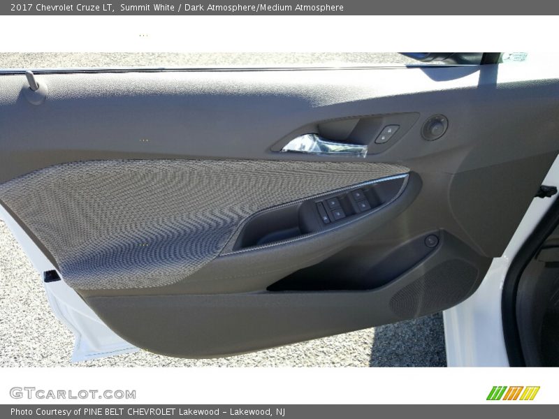 Summit White / Dark Atmosphere/Medium Atmosphere 2017 Chevrolet Cruze LT