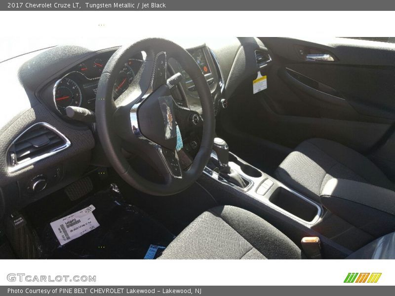 Tungsten Metallic / Jet Black 2017 Chevrolet Cruze LT