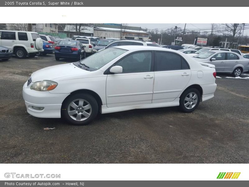 Super White / Black 2005 Toyota Corolla S