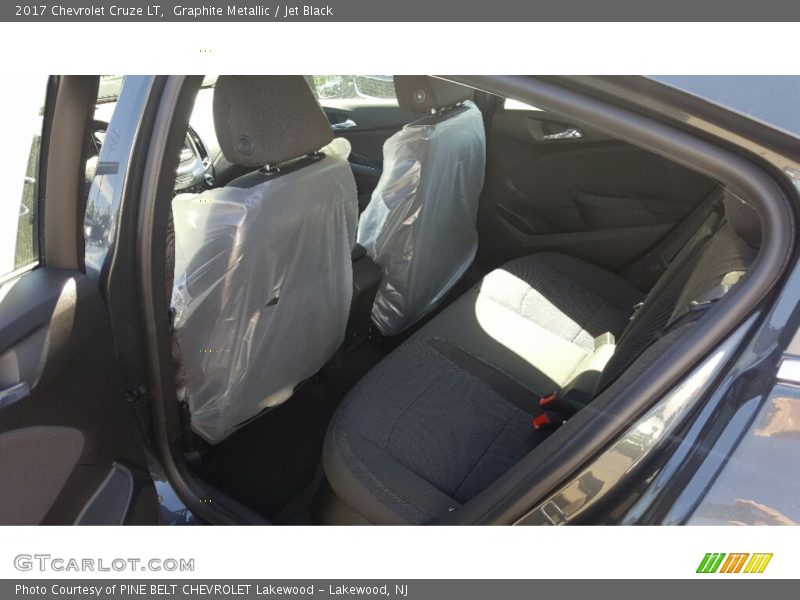 Graphite Metallic / Jet Black 2017 Chevrolet Cruze LT