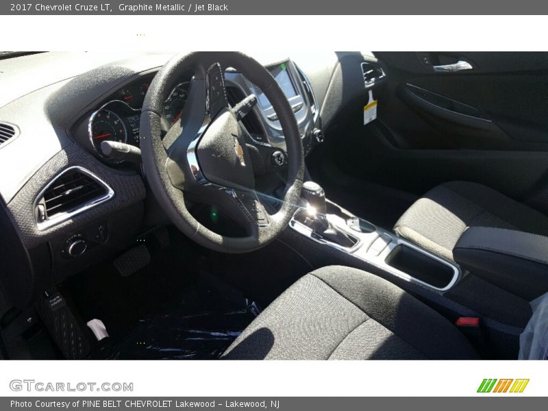 Graphite Metallic / Jet Black 2017 Chevrolet Cruze LT