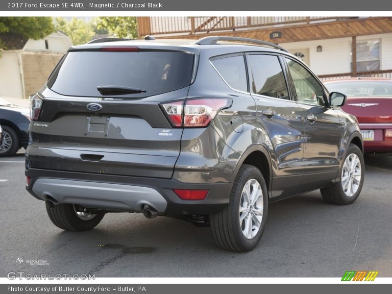 Magnetic / Charcoal Black 2017 Ford Escape SE 4WD