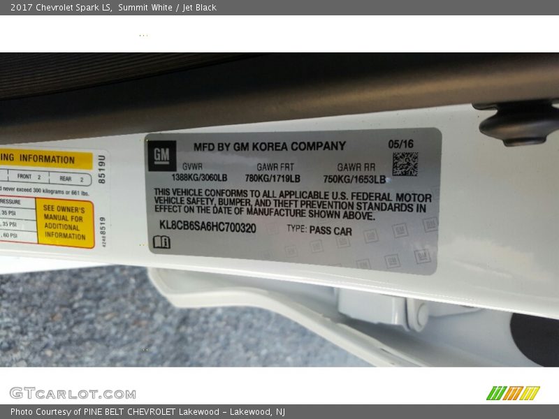 Summit White / Jet Black 2017 Chevrolet Spark LS