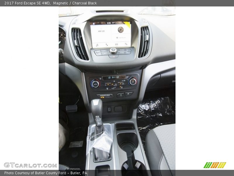 Magnetic / Charcoal Black 2017 Ford Escape SE 4WD