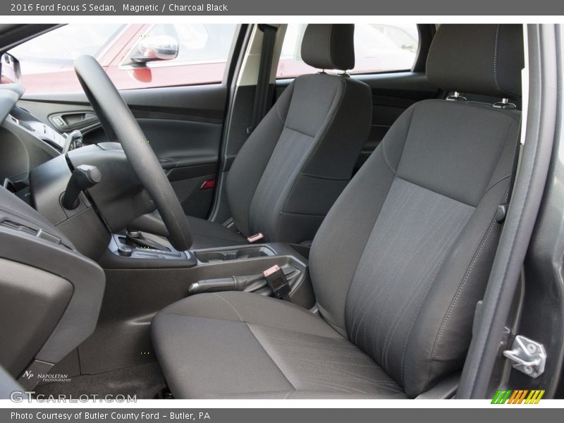 Magnetic / Charcoal Black 2016 Ford Focus S Sedan