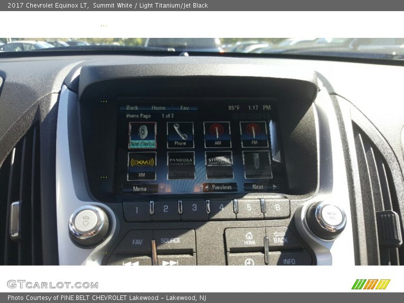 Summit White / Light Titanium/Jet Black 2017 Chevrolet Equinox LT