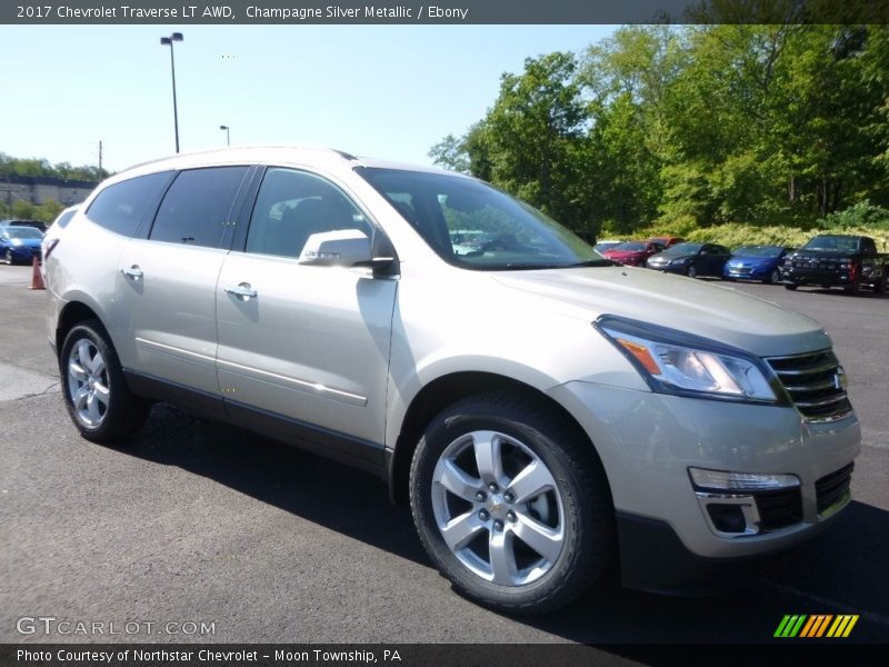Champagne Silver Metallic / Ebony 2017 Chevrolet Traverse LT AWD