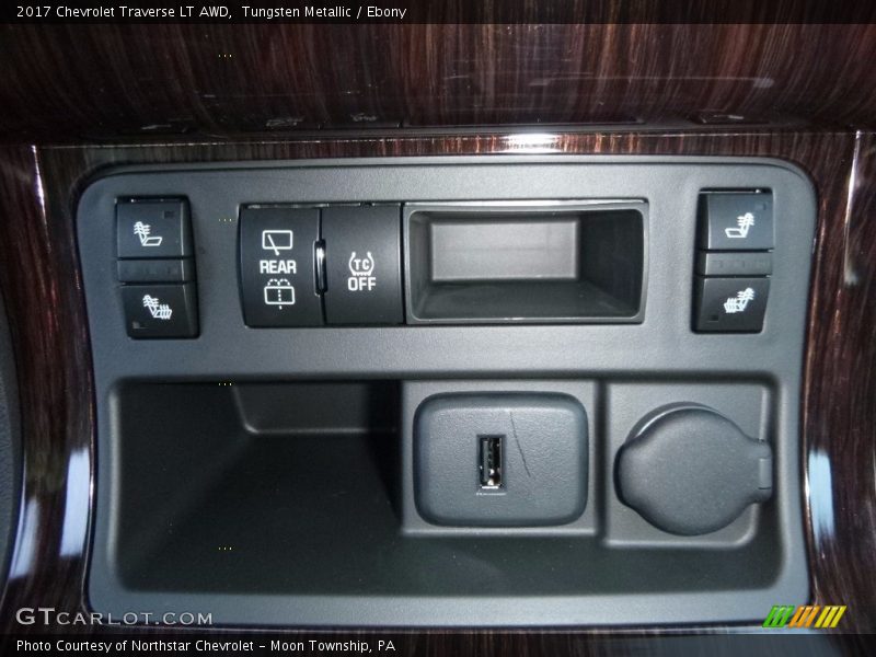 Tungsten Metallic / Ebony 2017 Chevrolet Traverse LT AWD