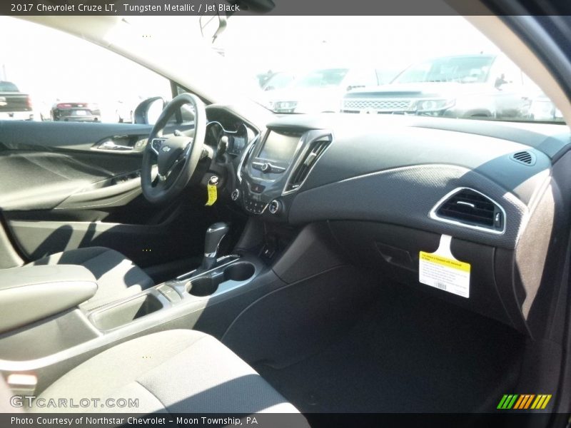 Tungsten Metallic / Jet Black 2017 Chevrolet Cruze LT