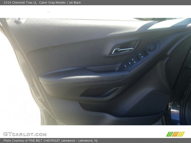 Cyber Gray Metallic / Jet Black 2016 Chevrolet Trax LS