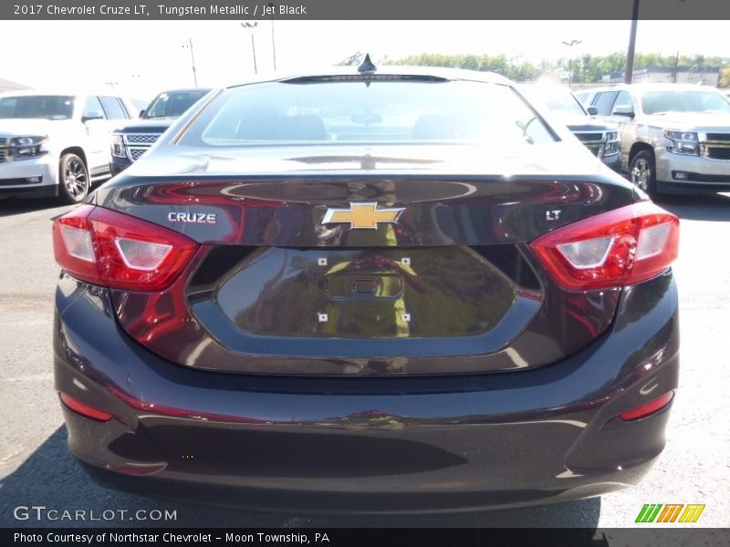 Tungsten Metallic / Jet Black 2017 Chevrolet Cruze LT