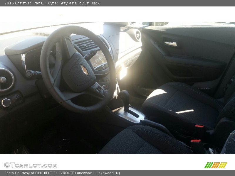 Cyber Gray Metallic / Jet Black 2016 Chevrolet Trax LS