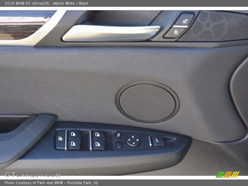 Alpine White / Black 2016 BMW X3 xDrive28i