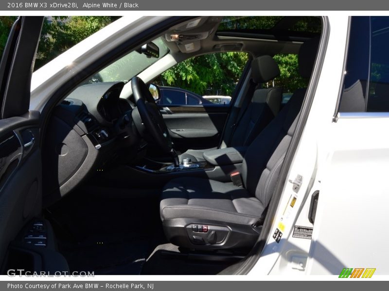 Alpine White / Black 2016 BMW X3 xDrive28i