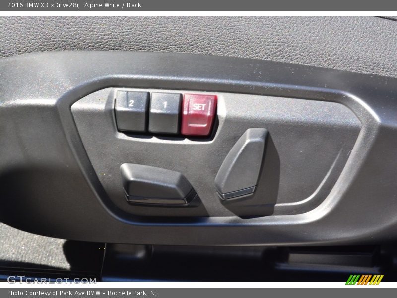 Alpine White / Black 2016 BMW X3 xDrive28i