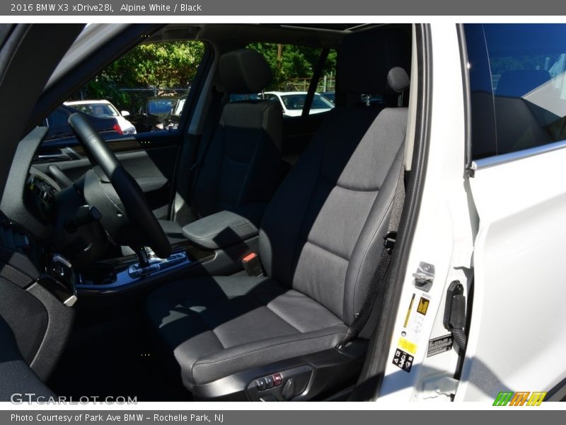 Alpine White / Black 2016 BMW X3 xDrive28i