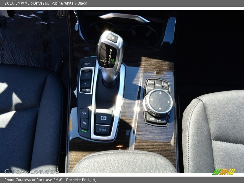 Alpine White / Black 2016 BMW X3 xDrive28i