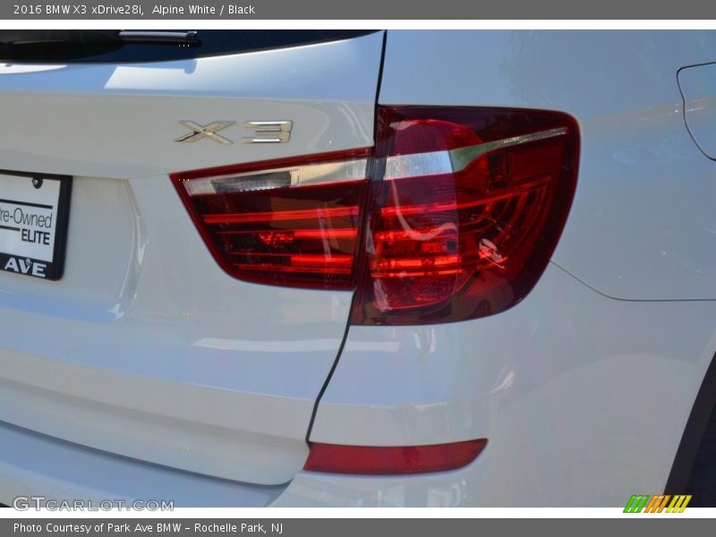 Alpine White / Black 2016 BMW X3 xDrive28i
