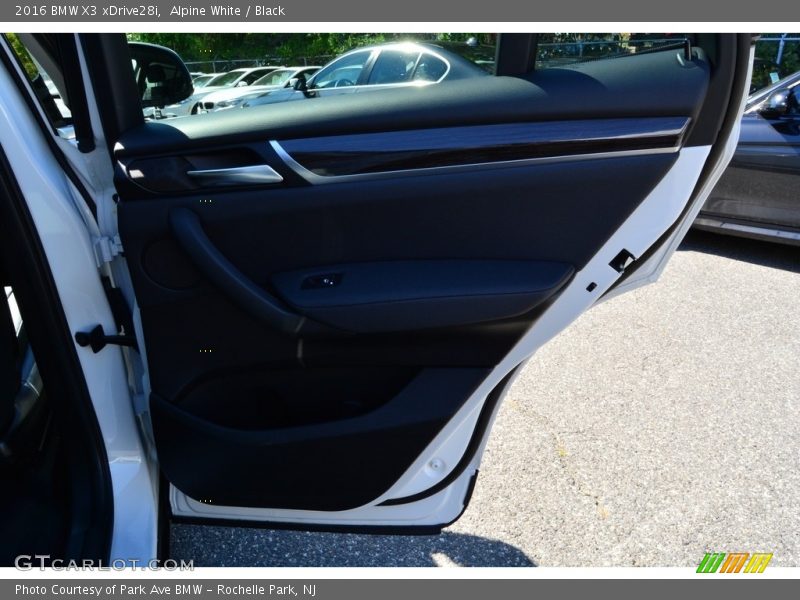 Alpine White / Black 2016 BMW X3 xDrive28i