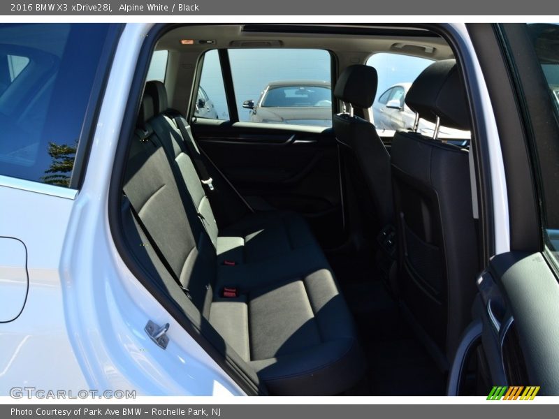 Alpine White / Black 2016 BMW X3 xDrive28i