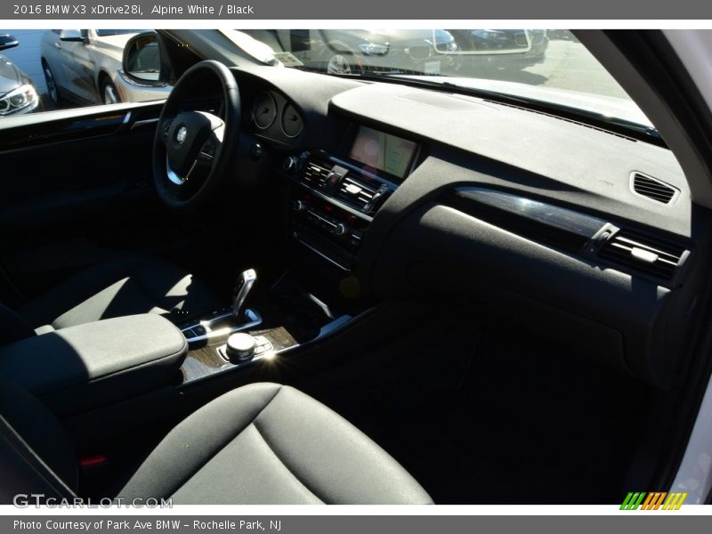 Alpine White / Black 2016 BMW X3 xDrive28i