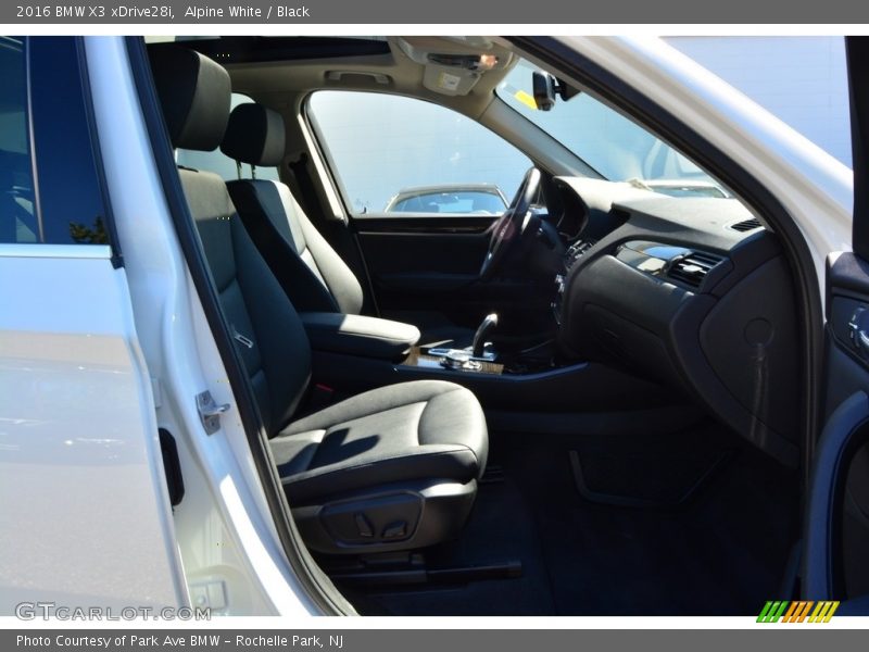 Alpine White / Black 2016 BMW X3 xDrive28i