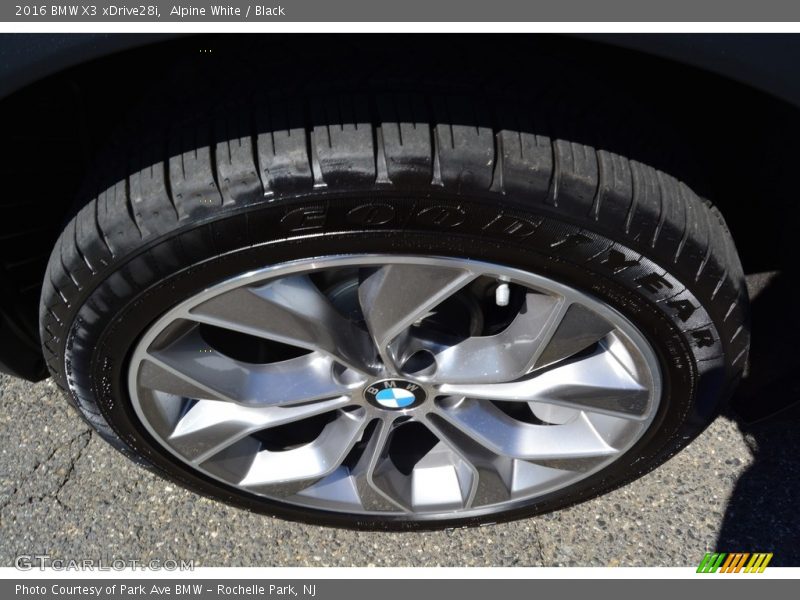 Alpine White / Black 2016 BMW X3 xDrive28i