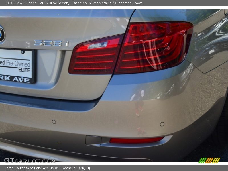 Cashmere Silver Metallic / Cinnamon Brown 2016 BMW 5 Series 528i xDrive Sedan