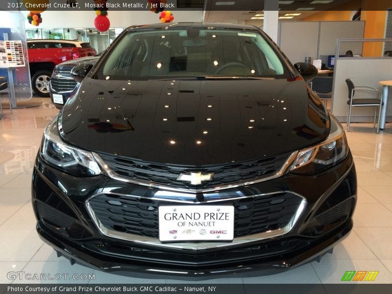 Mosaic Black Metallic / Jet Black 2017 Chevrolet Cruze LT