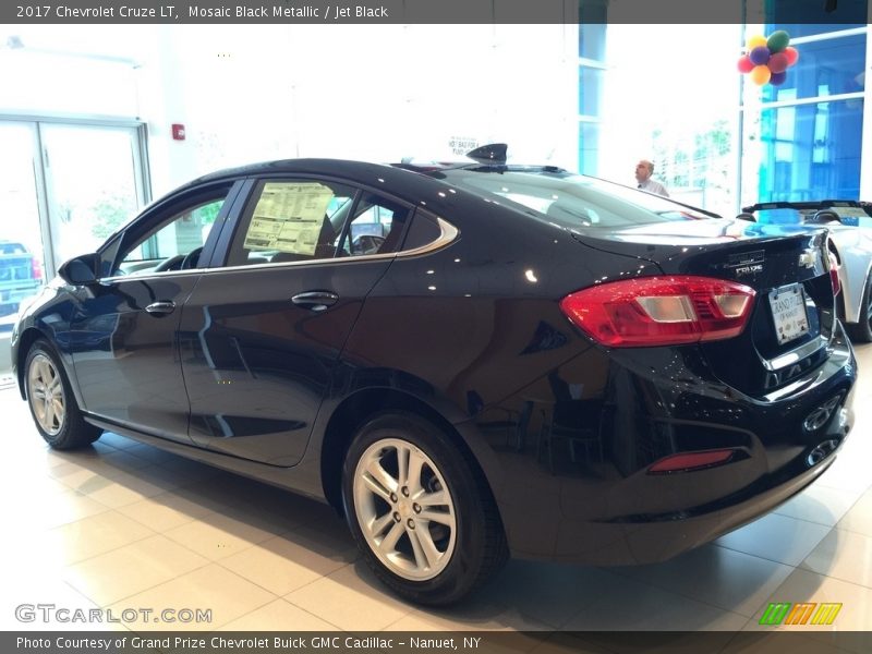 Mosaic Black Metallic / Jet Black 2017 Chevrolet Cruze LT