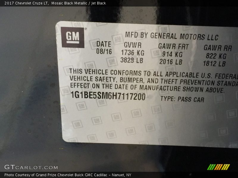 Mosaic Black Metallic / Jet Black 2017 Chevrolet Cruze LT