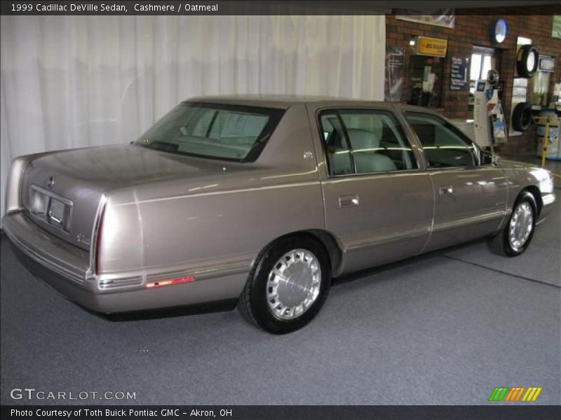 Cashmere / Oatmeal 1999 Cadillac DeVille Sedan