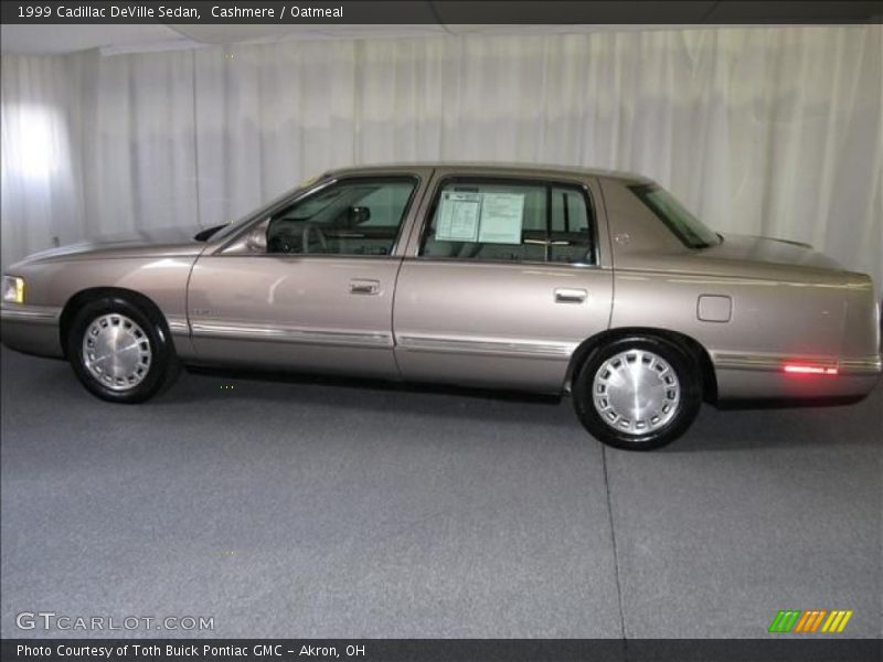 Cashmere / Oatmeal 1999 Cadillac DeVille Sedan