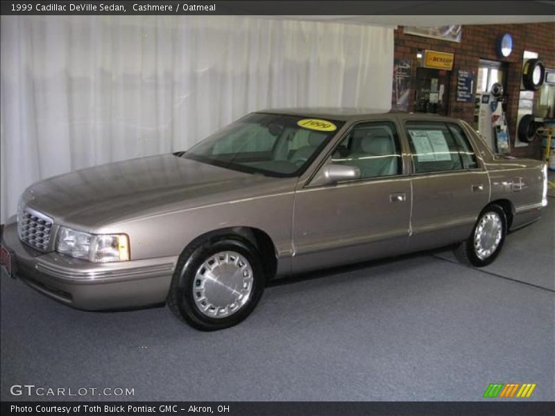 Cashmere / Oatmeal 1999 Cadillac DeVille Sedan