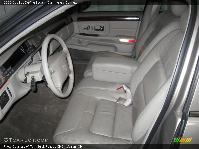 Cashmere / Oatmeal 1999 Cadillac DeVille Sedan