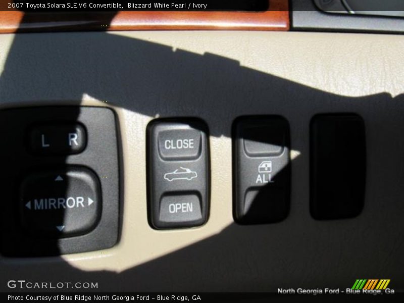 Blizzard White Pearl / Ivory 2007 Toyota Solara SLE V6 Convertible