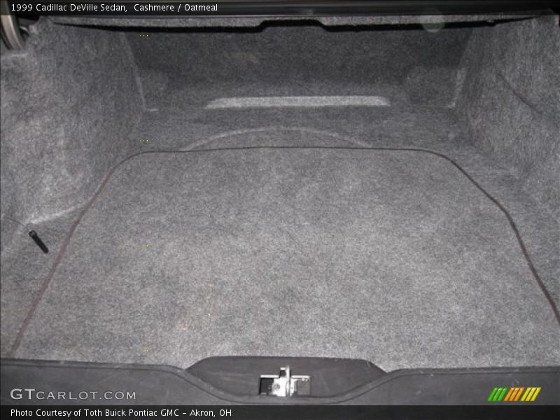 Cashmere / Oatmeal 1999 Cadillac DeVille Sedan