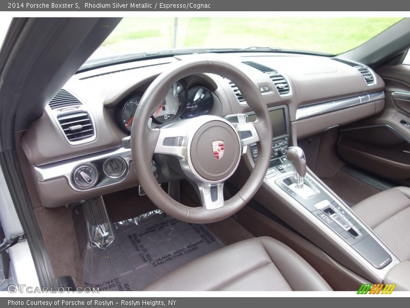 Dashboard of 2014 Boxster S