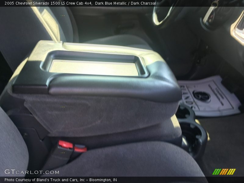 Dark Blue Metallic / Dark Charcoal 2005 Chevrolet Silverado 1500 LS Crew Cab 4x4